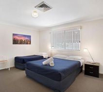 Clifford Park Holiday Motor Inn Room