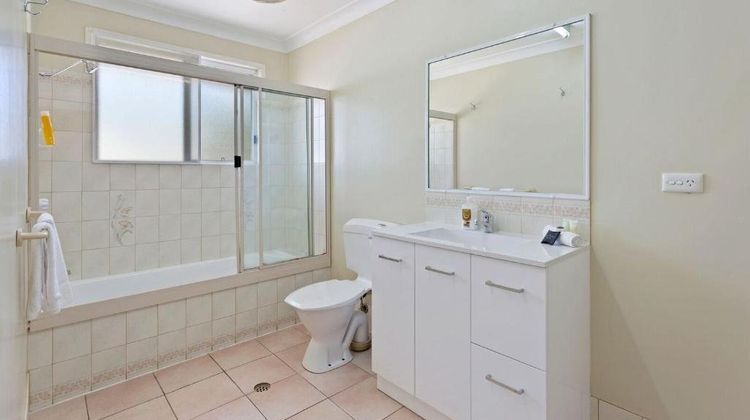 Clifford Park Holiday Motor Inn Room