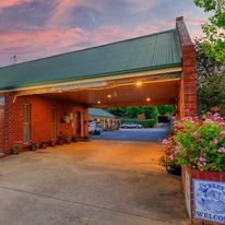 Elms Motor Inn