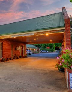 Elms Motor Inn