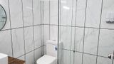 Highway Motor Inn Room