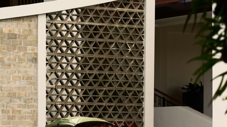 Kahavadi Chiang Rai, Curio Collection Exterior