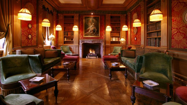 <b>Chateau de Courcelles Room</b>. Images powered by <a href="https://www.leonardoworldwide.com/" title="Leonardo Worldwide" target="_blank">Leonardo</a>.
