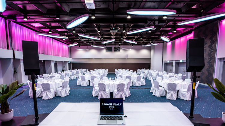 Crowne Plaza Zurich Ballroom