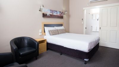 Downs Motel