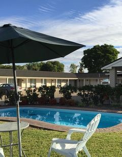 Alexander Motor Inn