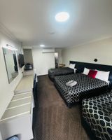 Overlander Motor Lodge