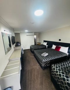 Overlander Motor Lodge