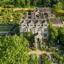 Gravetye Manor Hotel