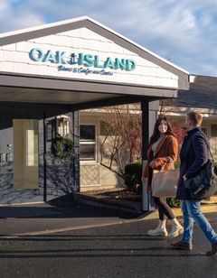 Oak Island Resort & Conference Centre