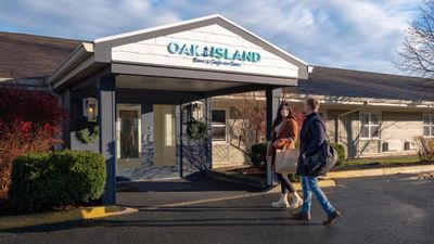 Oak Island Resort & Conference Centre