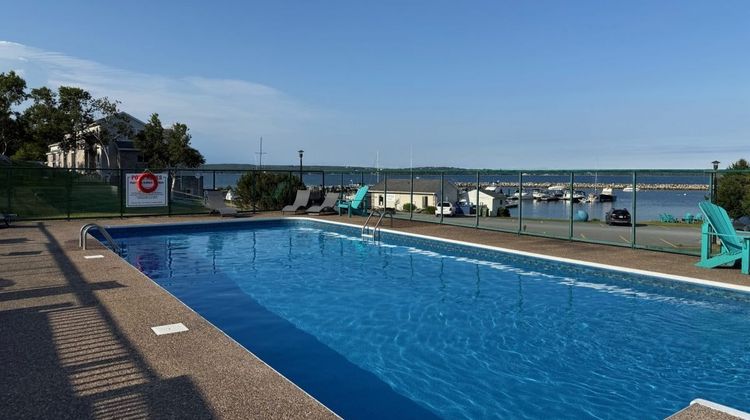 Oak Island Resort & Conference Centre Pool