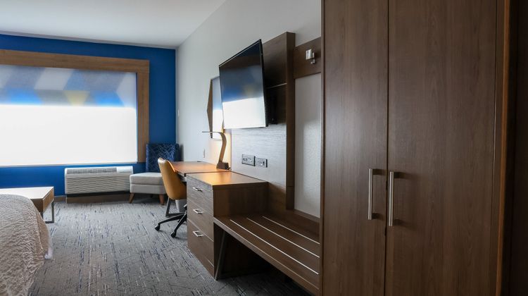 Holiday Inn Express & Stes Siloam Sprgs Suite