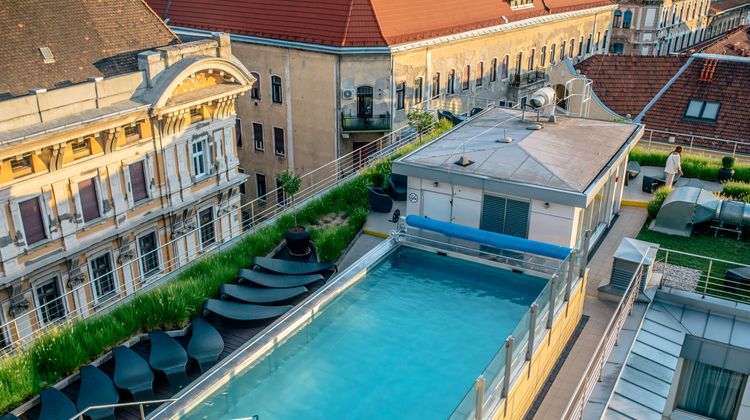 Continental Hotel Budapest Pool