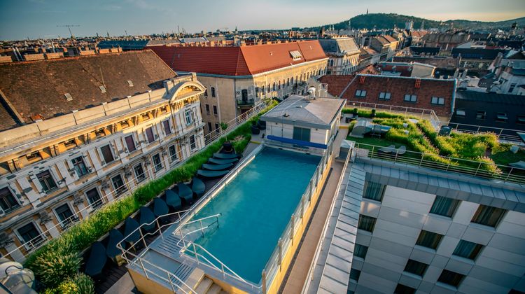 Continental Hotel Budapest Pool