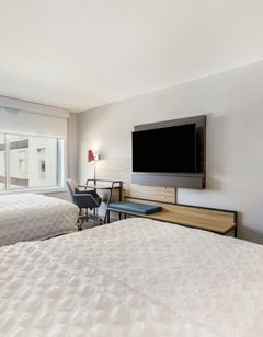 Tru by Hilton Madison East