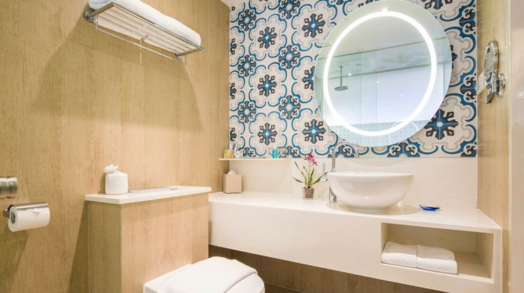 Village Hotel Katong Room