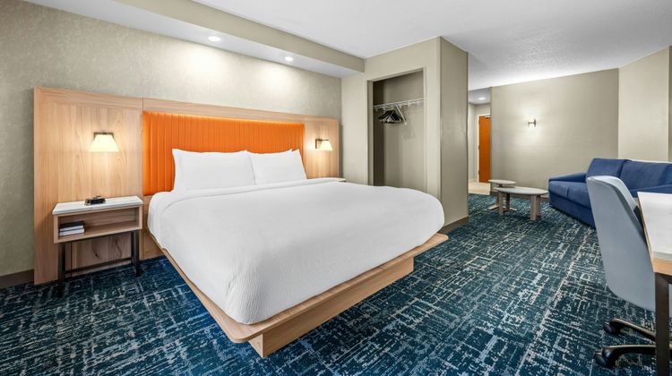 Fairfield Inn & Suites Gadsden Suite