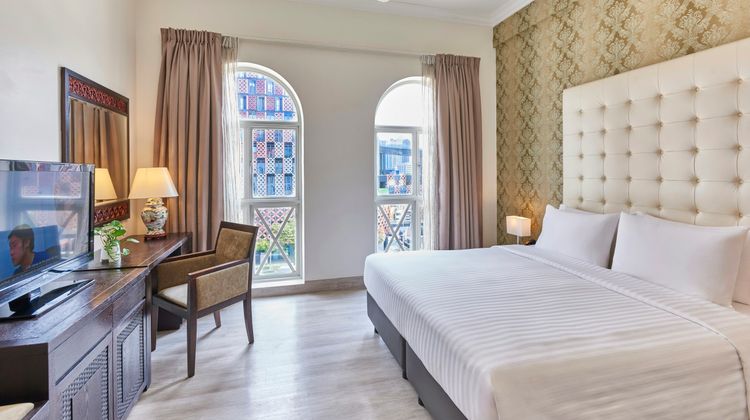 Village Hotel Albert Court Room