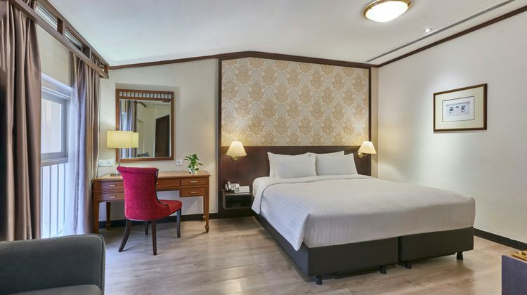 Village Hotel Albert Court Room