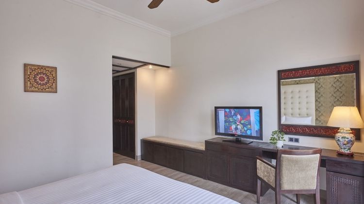 Village Hotel Albert Court Room
