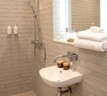 Poets House Hotel Room