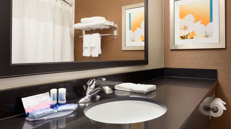 Fairfield Inn & Suites Waco South Room