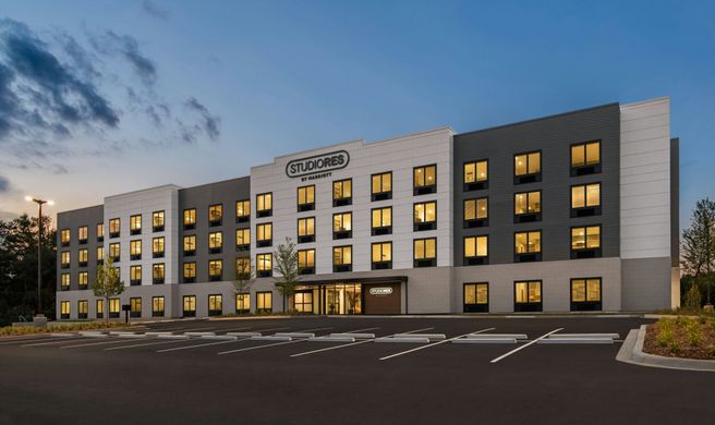 StudioRes LaGrange Exterior