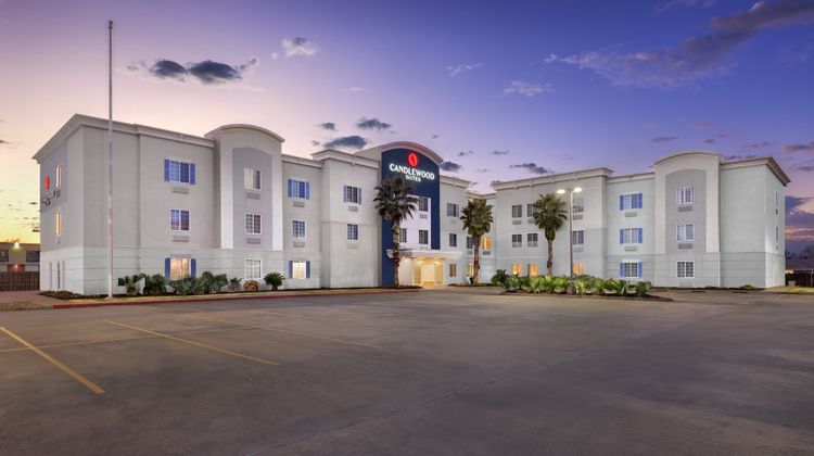 Candlewood Suites Alexandria Exterior