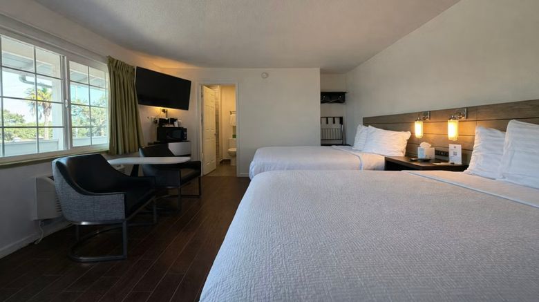 <b>Fishermans Cove Inn Room</b>. Images powered by <a href="https://www.leonardoworldwide.com/" title="Leonardo Worldwide" target="_blank">Leonardo</a>.