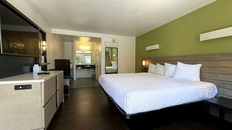 Fishermans Cove Inn Room