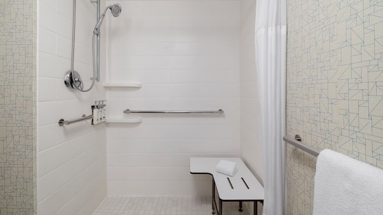 <b>Holiday Inn Express & Stes Dwtn/Conv Ctr Room</b>. Images powered by <a href="https://www.leonardoworldwide.com/" title="Leonardo Worldwide" target="_blank">Leonardo</a>.