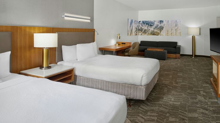 SpringHill Suites Detroit Metro Airport Suite