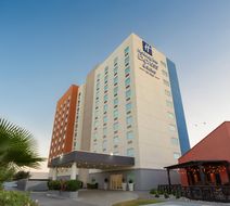 Holiday Inn Express Monterrey Aeropuerto Exterior
