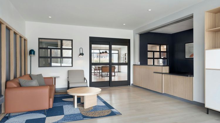 StudioRes by Marriott Fayetteville West Lobby