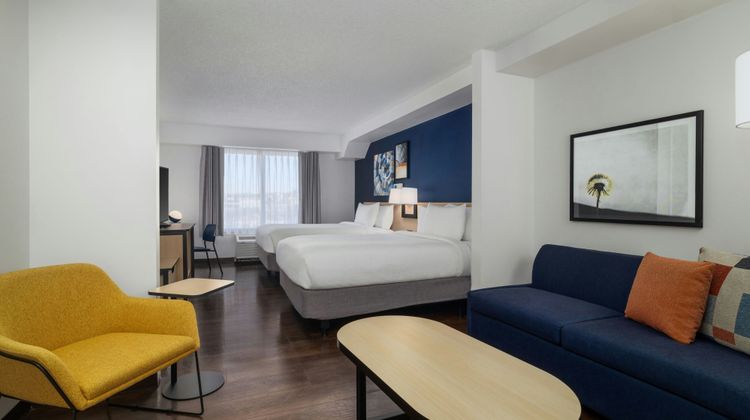 City Express by Marriott Spring Suite