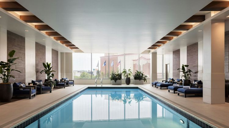JW Marriott Minneapolis Mall of America Pool