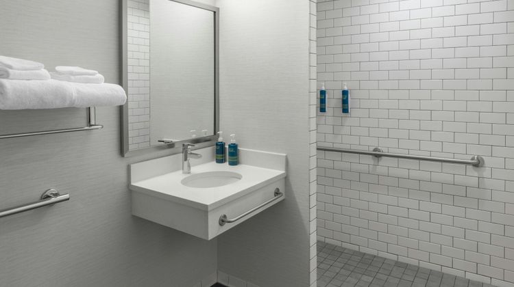 Four Points by Sheraton NYC Downtown Room