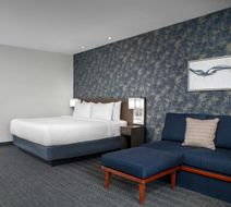 Courtyard Richmond Downtown Suite