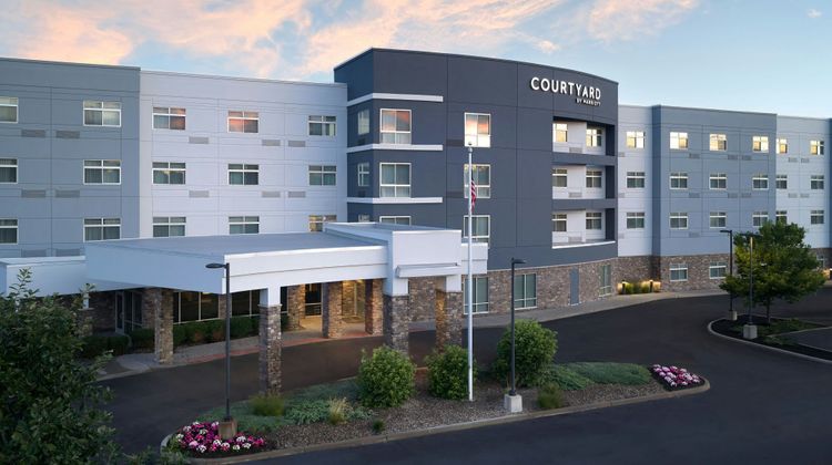 Courtyard Schenectady at Mohawk Harbor Exterior