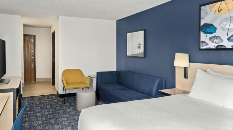 City Express By Marriott Freeport Room