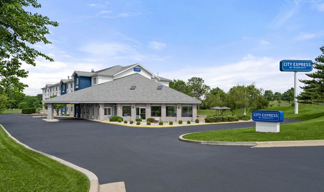 City Express By Marriott Freeport Exterior