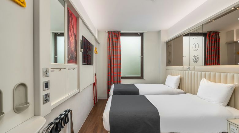 <b>Point A Liverpool Street Room</b>. Images powered by <a href="https://www.leonardoworldwide.com/" title="Leonardo Worldwide" target="_blank">Leonardo</a>.