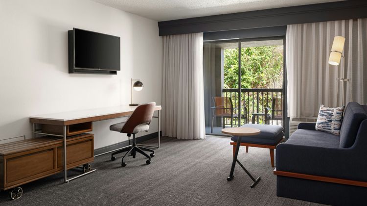 Courtyard Valdosta Suite