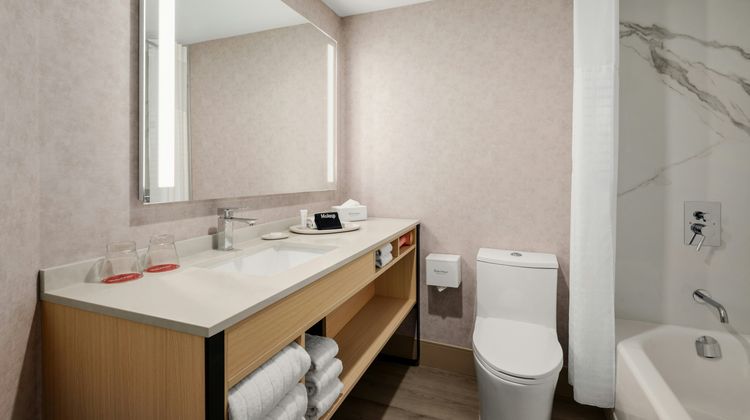 Red Roof PLUS+ Vancouver Airport Room