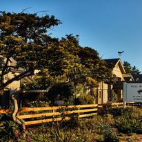 Hill House Inn