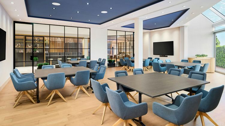Omage Hotel Montreal/Laval Meeting