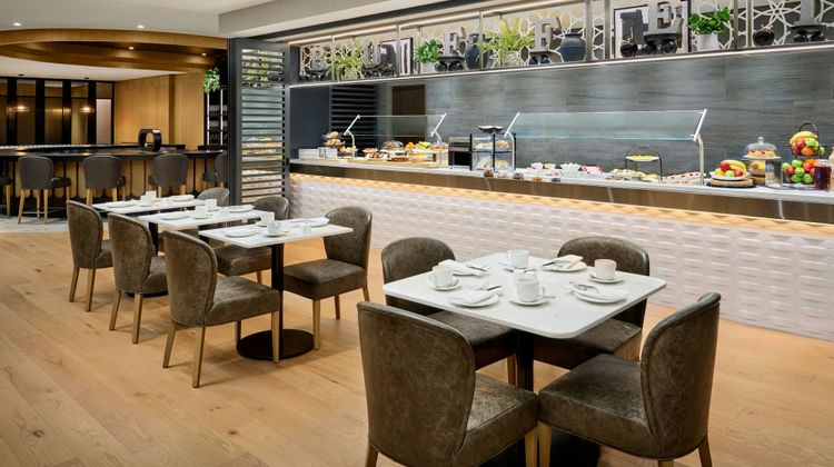 Omage Hotel Montreal/Laval Restaurant