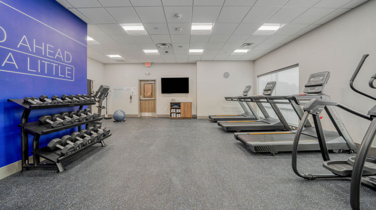 Holiday Inn Exp Suites Univ Area Health Club