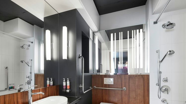 ALT Hotel Toronto Pearson Room